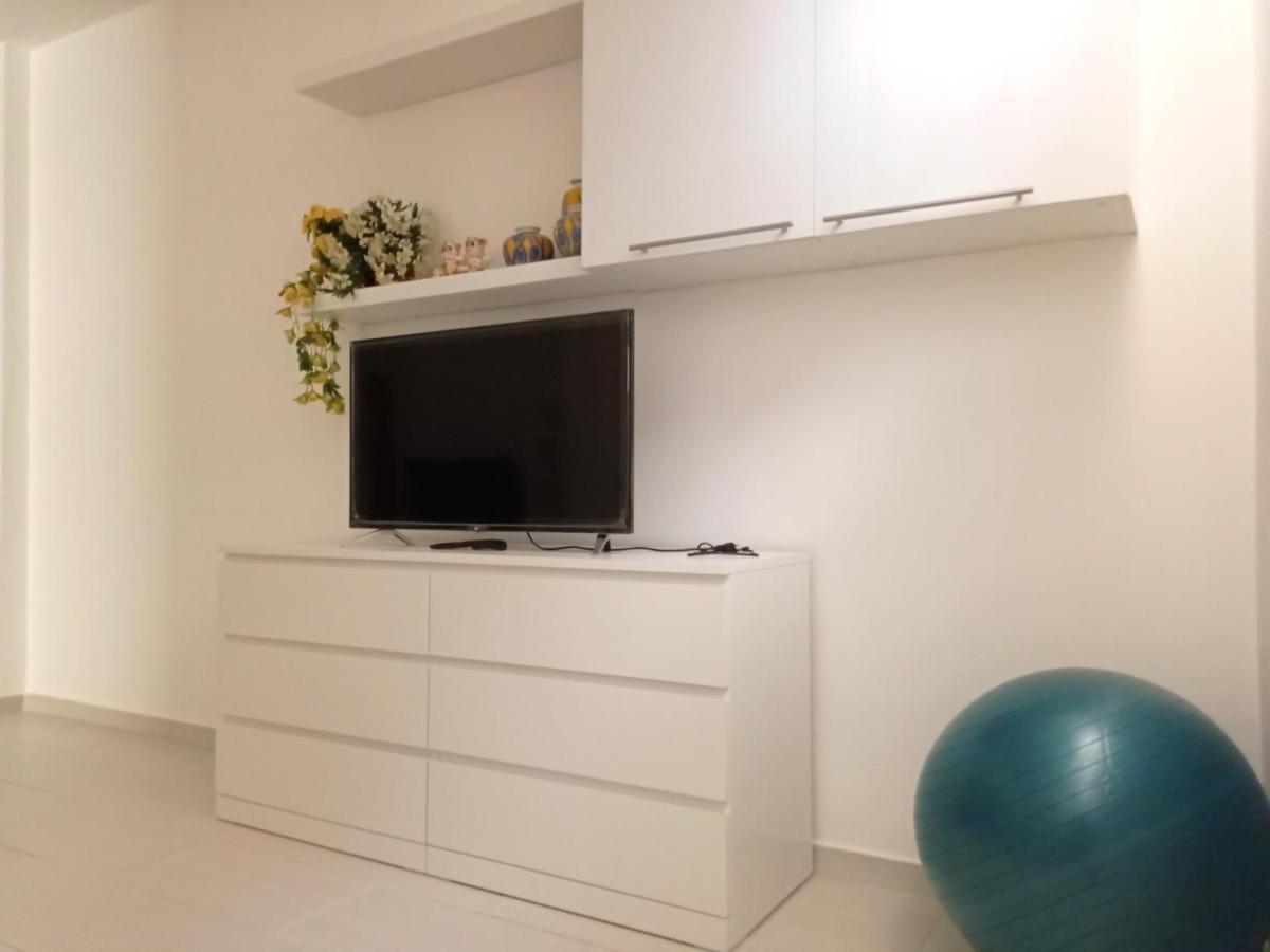 Marina Piccola Apartment Бари Екстериор снимка